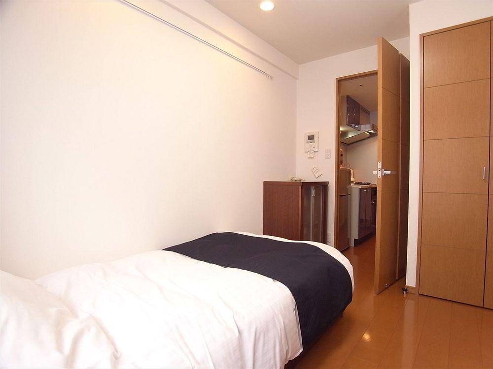Palace Studio Gotanda Station Front Apartment